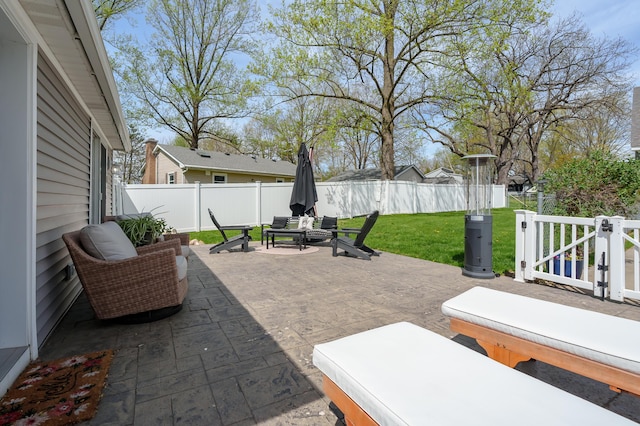view of patio featuring an outdoor hangout area