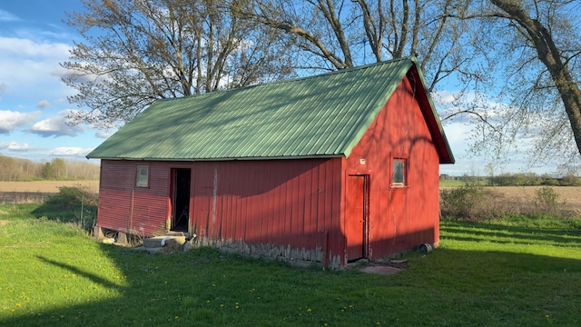 view of outdoor structure with an outdoor structure