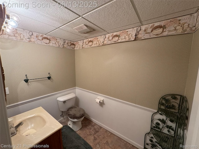 4522 Willow View Ct, Howell, MI 48843 - bathroom featuring toilet, vanity, and a drop ceiling