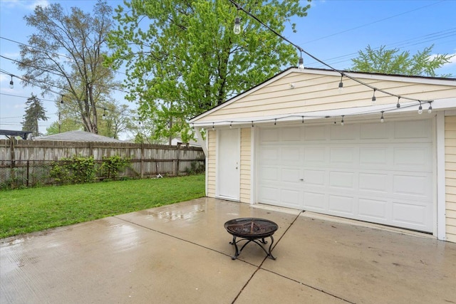 view of detached garage