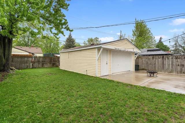 view of detached garage
