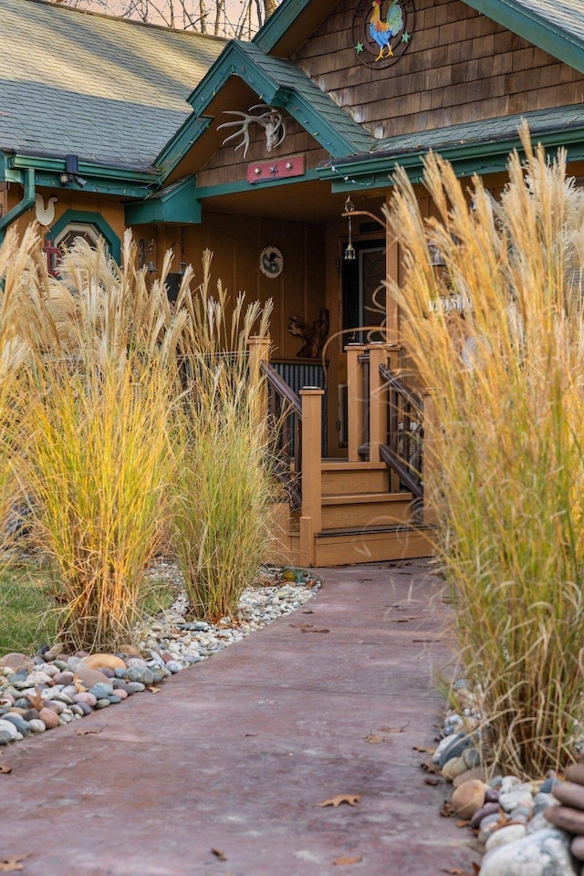 view of property entrance