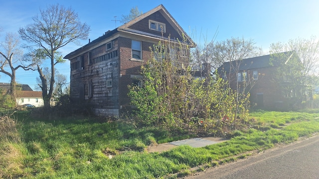 view of property exterior