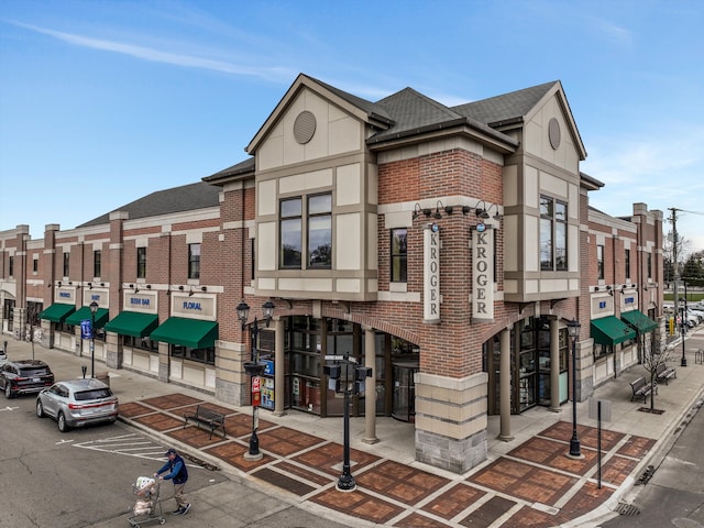 475 Saint Clair St, Grosse Pointe, MI 48230 - view of property featuring uncovered parking