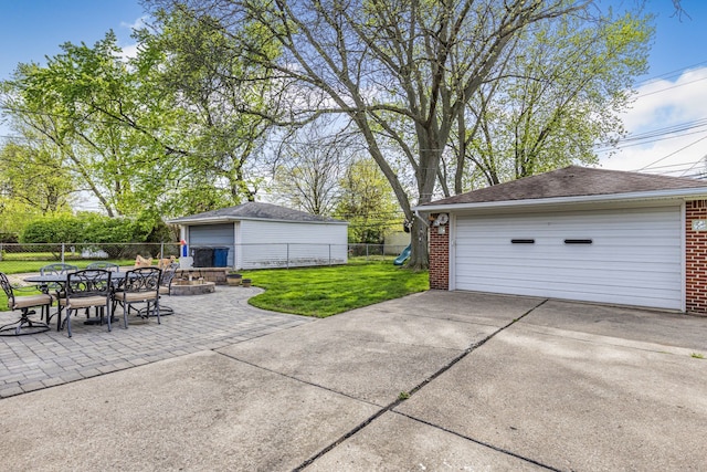 view of detached garage