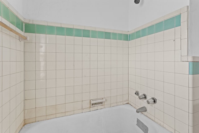 1946 Ewald Cir, Detroit, MI 48238 - full bath with shower / bath combination