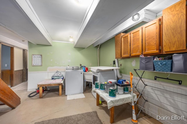 5359 Huck Dr, Sheridan, MI 48884 - laundry room featuring washer / clothes dryer, cabinet space, wainscoting, and crown molding