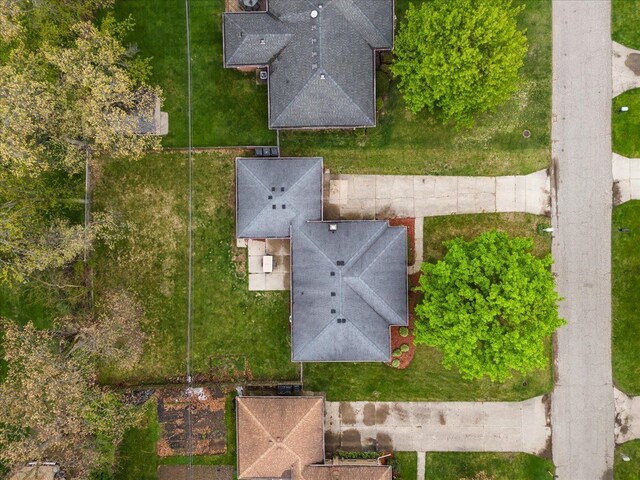 aerial view of property and surrounding area