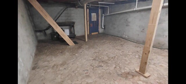 view of unfinished basement