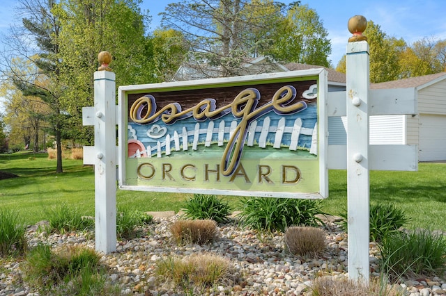 72597 Faye Ct, South Haven, MI 49090 - community sign with a garage and a lawn