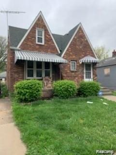 8097 Marlowe St, Detroit, MI 48228 - view of front of home featuring a front lawn