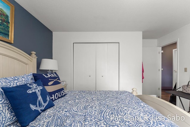 bedroom featuring a closet