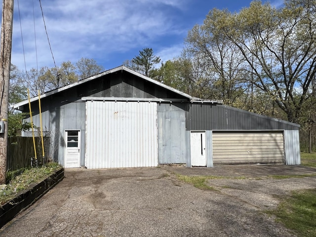 view of outbuilding featuring an outbuilding