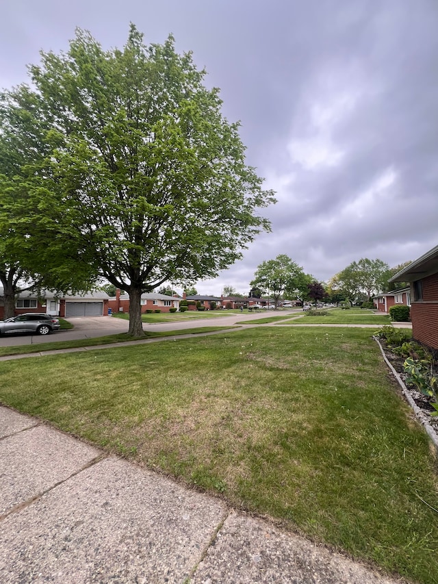 25432 Wexford Ave, Warren, MI 48091 - view of grassy yard