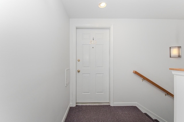 entryway with carpet flooring, recessed lighting, and baseboards