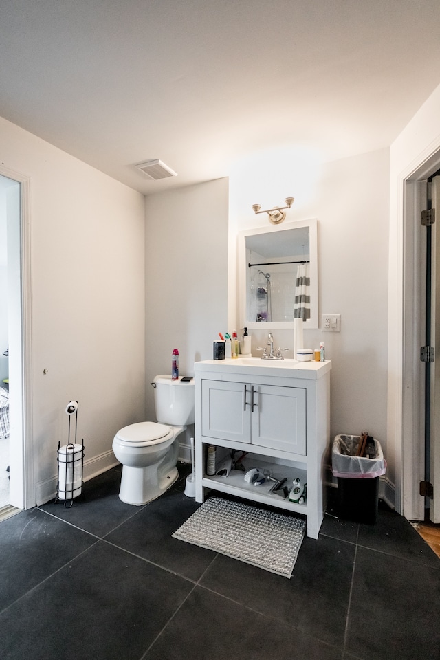 219 Waverly St, Highland Park, MI 48203 - full bathroom with vanity and toilet