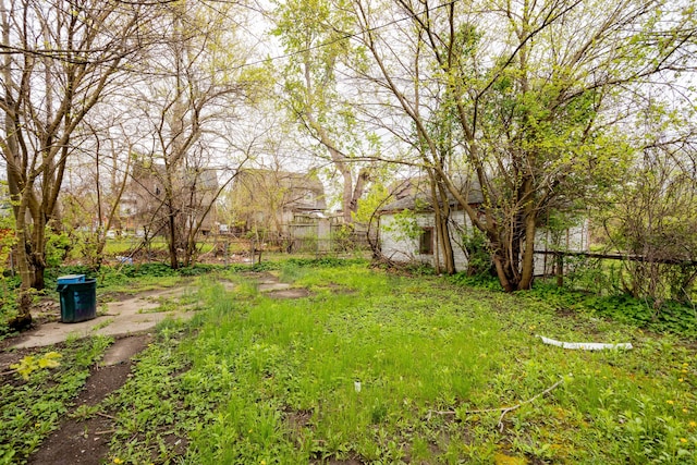 219 Waverly St, Highland Park, MI 48203 - view of yard with fence