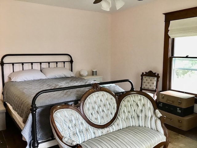 bedroom featuring ceiling fan