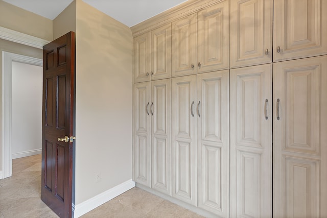 5215 Deer Run Cir, Orchard Lake, MI 48323 - view of closet