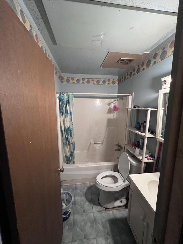 13192 Schoolcraft Rd, Detroit, MI 48227 - full bath with toilet, vanity, shower / bath combo, and tile patterned floors