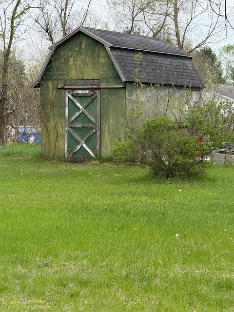 400 E Michigan Ave, Hesperia, MI 49421 - view of barn featuring a yard