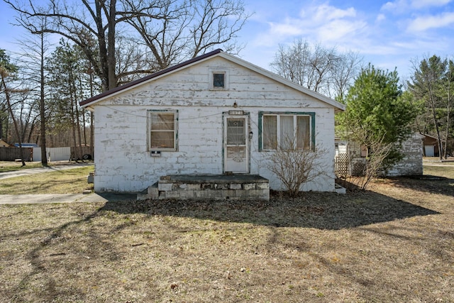 view of front of property with fence