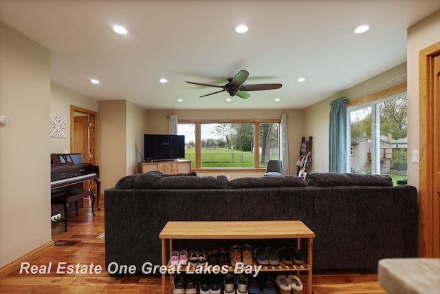 1416 Airfield Ln, Midland, MI 48642 - living area featuring ceiling fan, recessed lighting, and wood finished floors