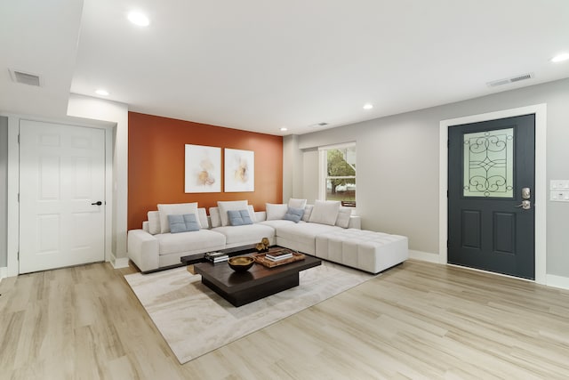 3246 Millwall Ave, Keego Harbor, MI 48320 - living room featuring light wood finished floors, recessed lighting, and baseboards