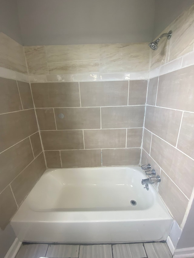 2135 Lakewood St, Detroit, MI 48215 - full bathroom with washtub / shower combination
