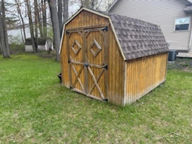 5603 N Easy St, Sanford, MI 48657