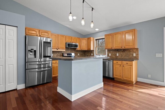 10093 Betsie Creek Dr, Interlochen, MI 49643
