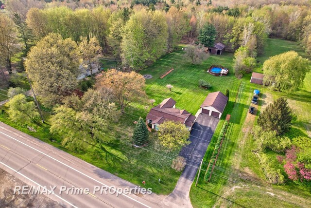 bird's eye view of a heavily wooded area
