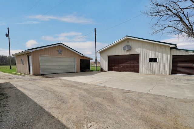 view of detached garage
