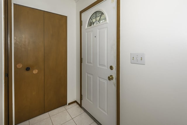 1620 Whittier Rd, Ypsilanti, MI 48197 - entryway featuring light tile patterned flooring and baseboards