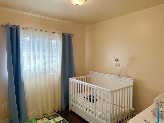 41371 Hamilton Dr, Sterling Heights, MI 48313 - bedroom featuring dark wood-style flooring