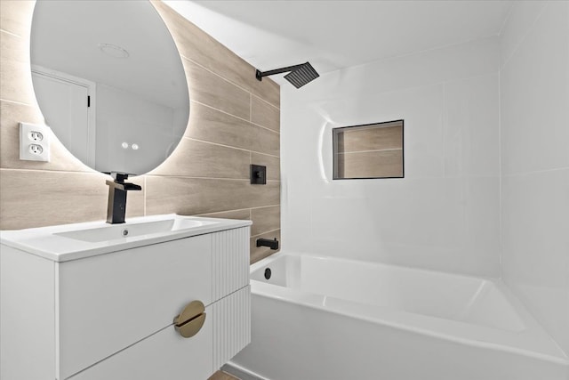 475 Algonquin St, Detroit, MI 48215 - bathroom featuring bathtub / shower combination, vanity, and tile walls