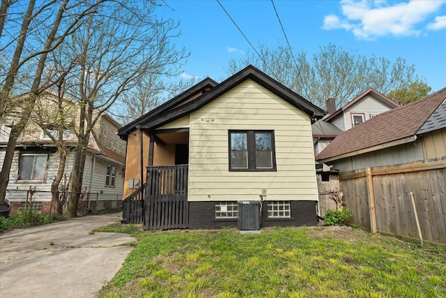 475 Algonquin St, Detroit, MI 48215 - back of house with central AC and driveway
