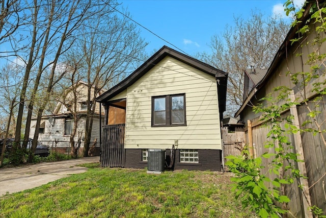 475 Algonquin St, Detroit, MI 48215 - rear view of house with central air condition unit