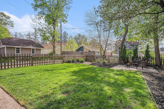 view of yard featuring a patio