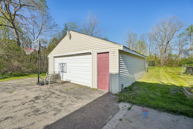 view of detached garage