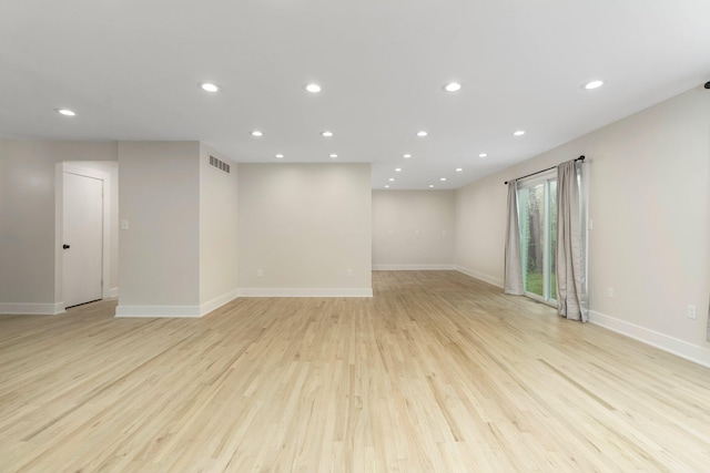25720 Southwood Dr, Southfield, MI 48075 - unfurnished room featuring light wood finished floors, baseboards, and recessed lighting