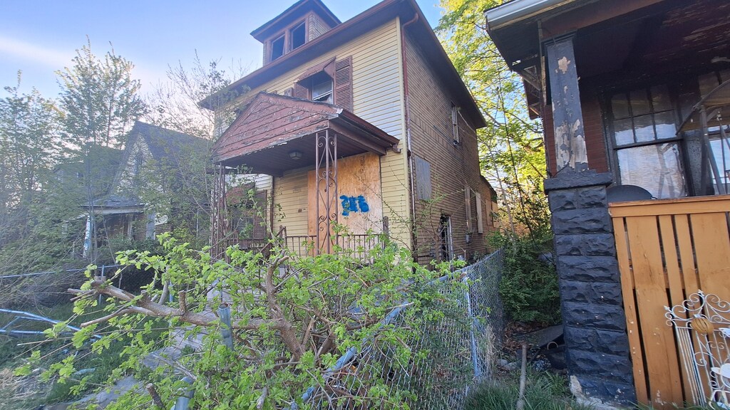 352 Highland St, Highland Park, MI 48203 - view of home's exterior