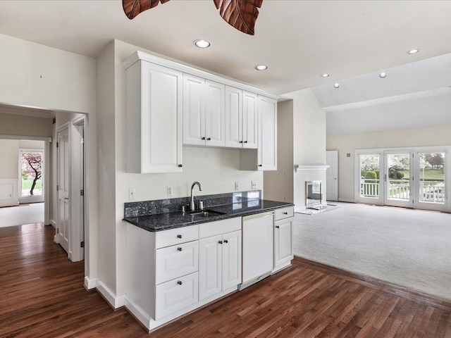 3744 Riverview Ter N, East China, MI 48054 - kitchen featuring a sink, baseboards, dark wood finished floors, plenty of natural light, and recessed lighting