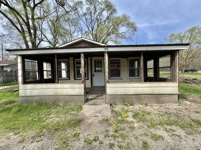 view of front facade with a porch