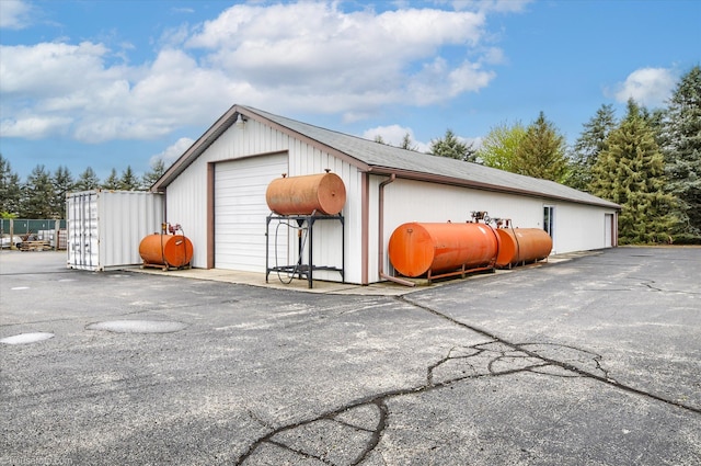 detached garage with heating fuel