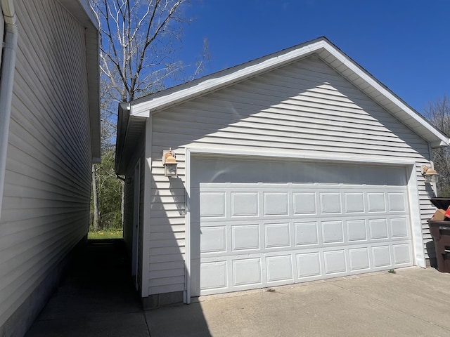 view of detached garage