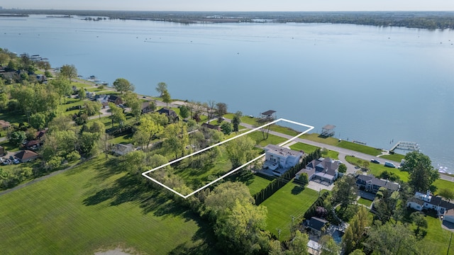 21604 E River Rd, Grosse Ile, MI 48138 - photo 1