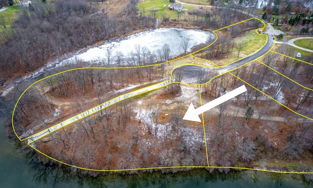 005 Lakeshore Dr, Goodrich, MI 48438
