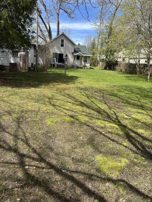 410 S Union St, Hart, MI 49420 - view of green lawn