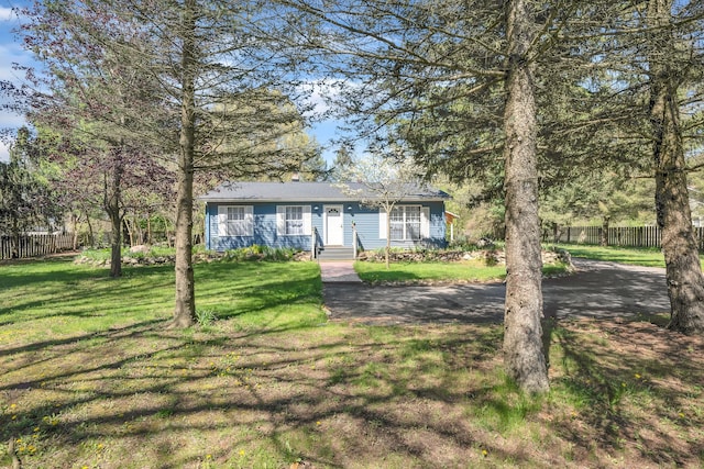4953 Clintonville Rd, Clarkston, MI 48346 - view of front of home